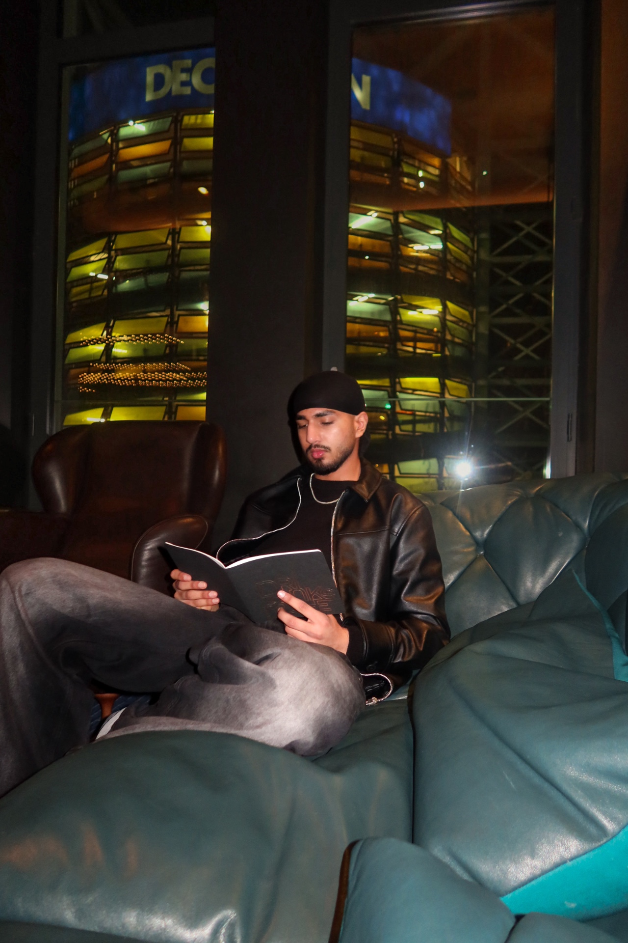 Gurshan Singh beim Lesen